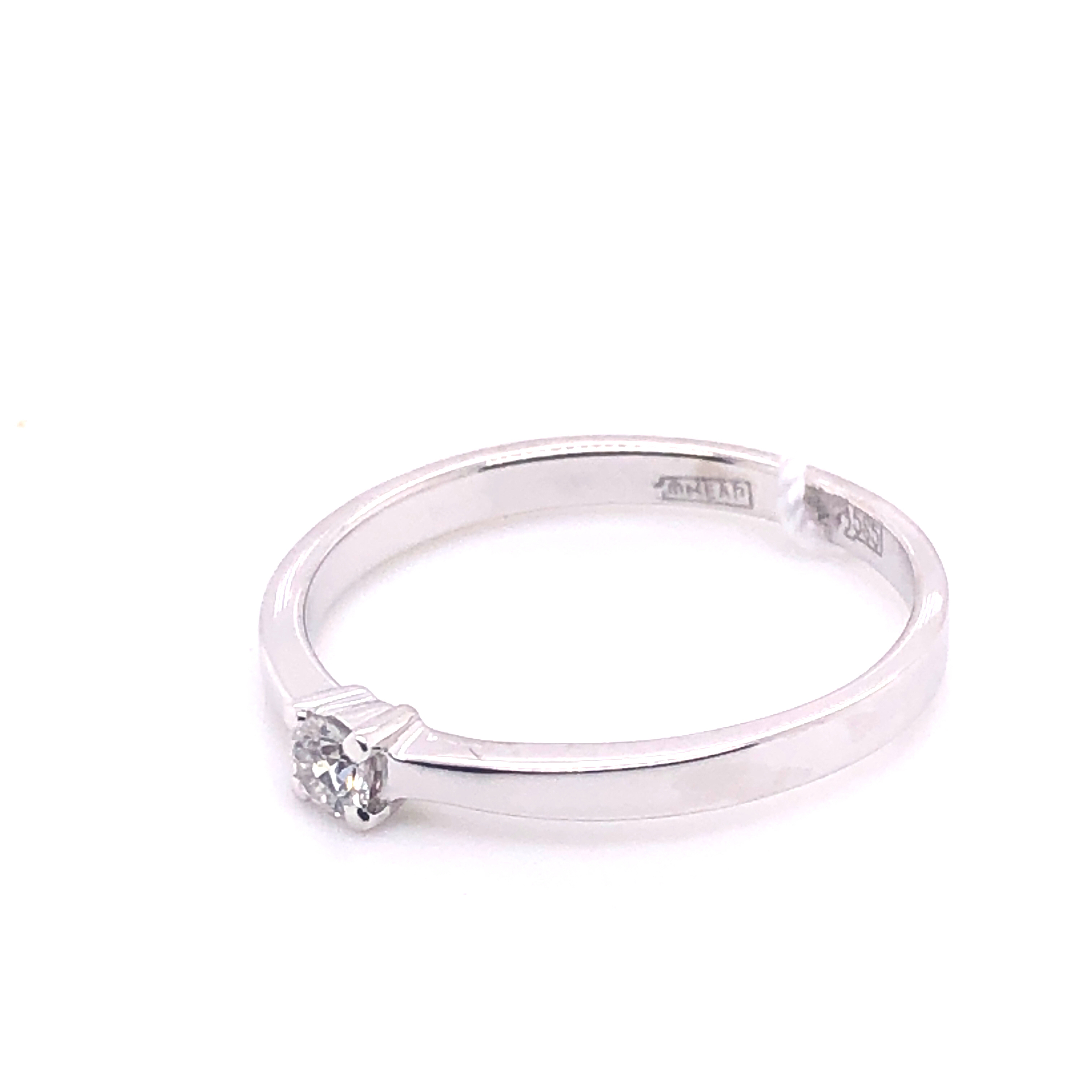 Помолвочное кольцо из белого золота с бриллиантом 0241