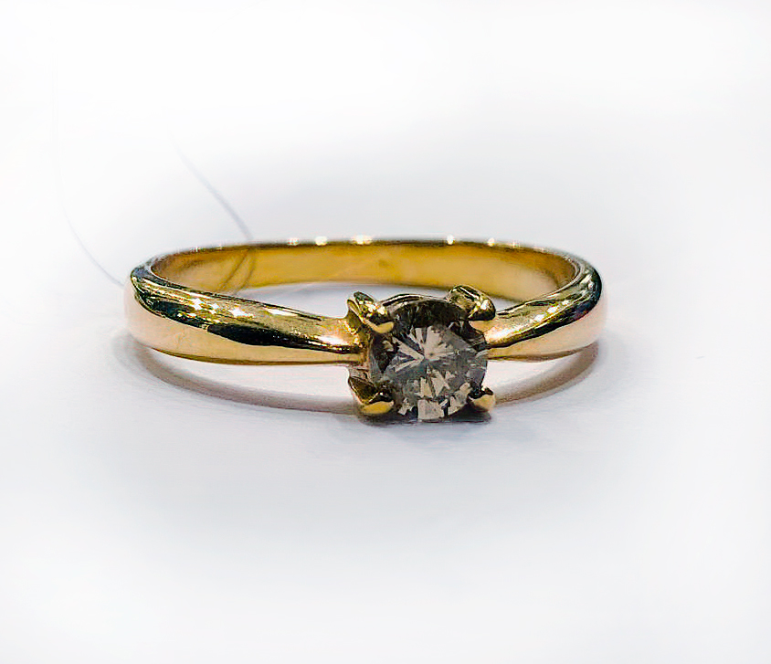 Золотое помолвочное кольцо с бриллиантом 307161